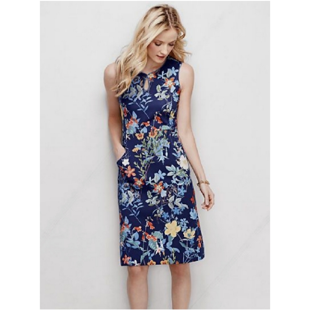 LAND'S END floral shift dress Stretchy & p…
